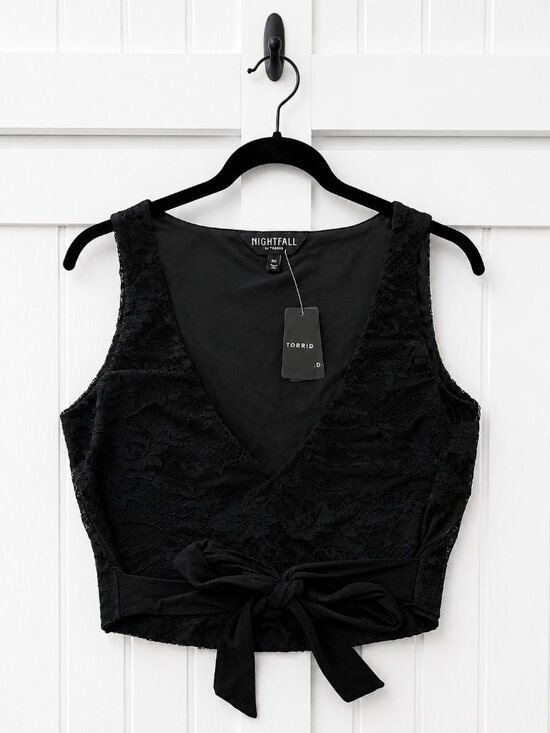 torrid Tops - NWT Torrid Nightfall Black Lace Wrap Crop Top Size 00 (M/L)